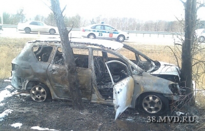 В Иркутске на ходу сгорела иномарка с водителем