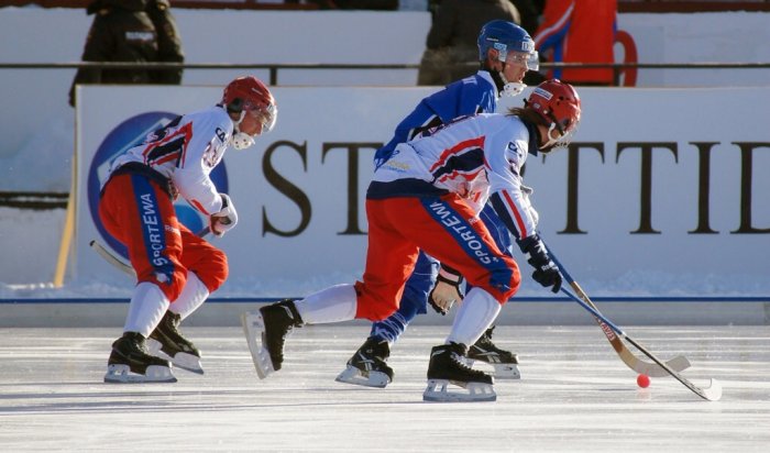 Победами четырех команд ознаменовался третий день ЧМ по хоккею с мячом в Иркутской области
