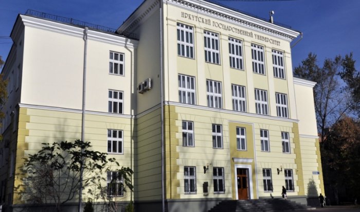 Минимум на 10% повысят зарплату преподавателям вузов Иркутской области в 2014 год