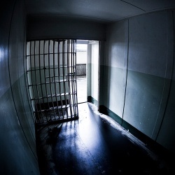 Суд добавил до 3 лет сбежавшим из колонии заключенным