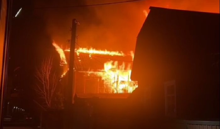 Крупный пожар произошел в иркутском садоводстве «Энергетик-3»
