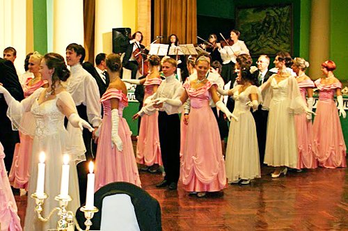 В воскресенье иркутяне смогут освоить азы бальных танцев и этикет XIX века