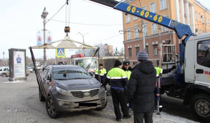 На иркутские улицы вышли эвакуаторы автомобилей