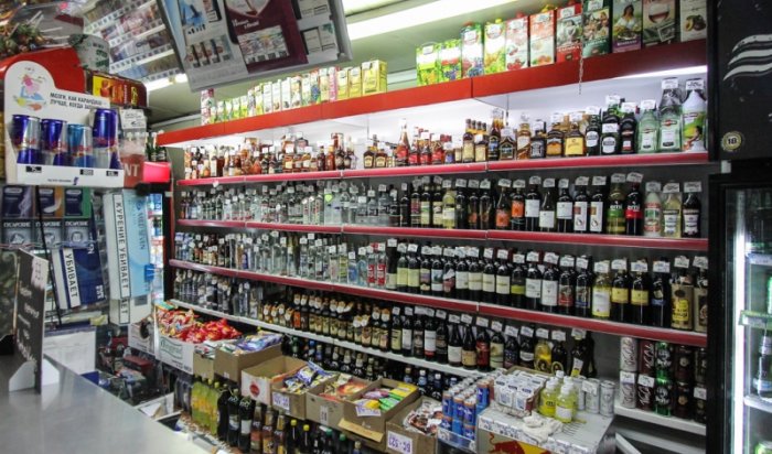 С 21.00 теперь запрещено продавать спиртное в  магазинах, расположенных в жилых домах Иркутской области