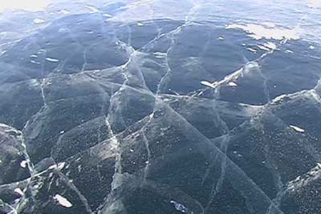 В Иркутске подростки устроили погоню от ДПС на льд