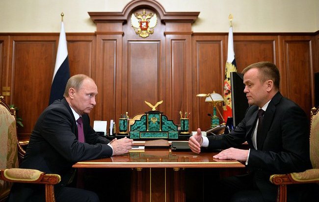 Владимир Путин и Сергей Ерощенко обсудили социально-экономическое положение Иркутской области