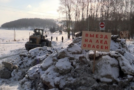 В Иркутске на заливе Якоби закрыли незаконный выезд на лёд