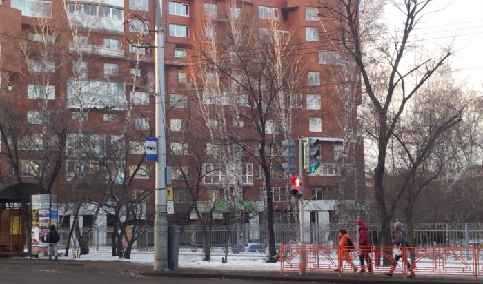 Новый светофор на ул.Советской установили в Иркутске