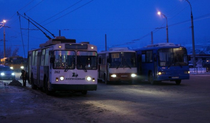 Студенты и горожане вынуждены мучиться в автобусах и троллейбусах Иркутска – губернато