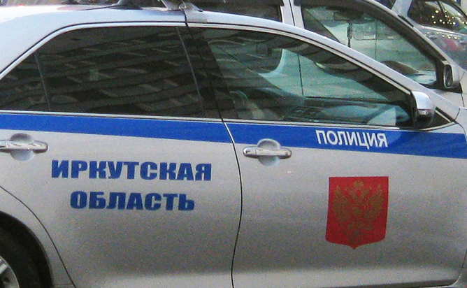 В Иркутске дебошир напал с топором на полицейского