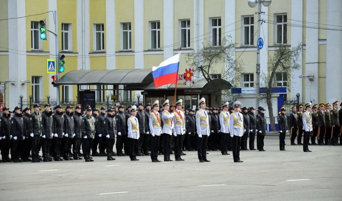 В Иркутске Виктор Кондрашов поздравил ветеранов с Днем Побед