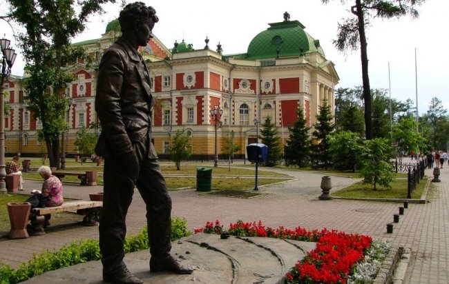 В рейтинг 100 лучших мэров России попали Виктор Кондрашов и находящийся в розыске Владимир Жуков
