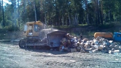 В Иркутске уничтожено свыше 18 тонн изъятой из незаконного оборота спиртосодержащей жидкости