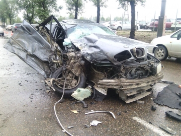 На Трактовой произошла авария с участием трех автомобилей