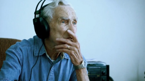96-летний американец записал трогательную песню о любви длиною в жизн