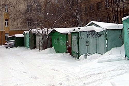 В Иркутске продолжают сносить металлические гаражи