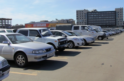 Полицейские провели рейд на крупнейшем авторынке Иркутска