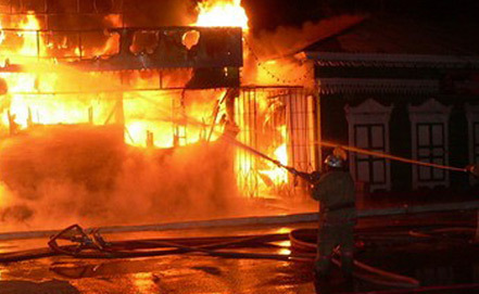 Поджигателем дома в Иркутской области оказался один из пострадавших во время пожара