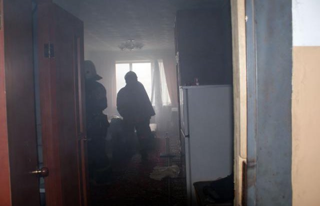 12 человек спасли от пожара в Иркутской области