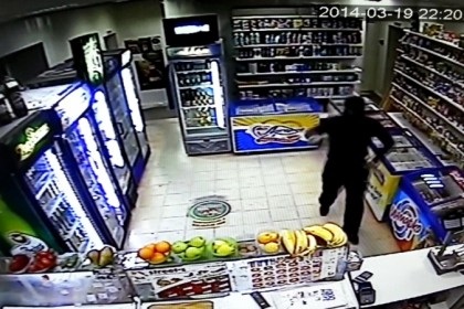 В Иркутске разыскивается преступник, напавший с ножом на продавщиц