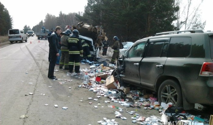 Пассажир погиб при лобовом столкновении двух иномарок под Иркутском
