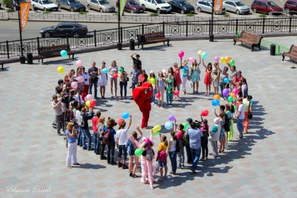 В Иркутске прошел флешмоб "Сердце города