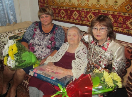 В Иркутске жительница Свердловского района отметила 100-летний юбилей