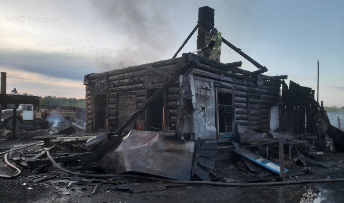 В Приангарье два дома сгорели из-за игр со спичками