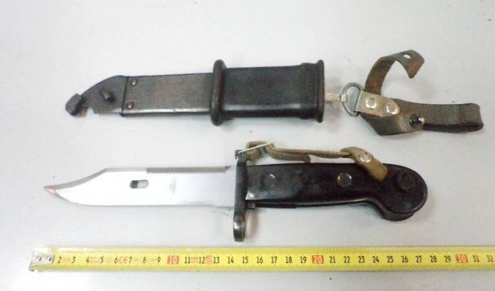 У туриста в иркутском аэропорту отобрали ножи из Таиланда