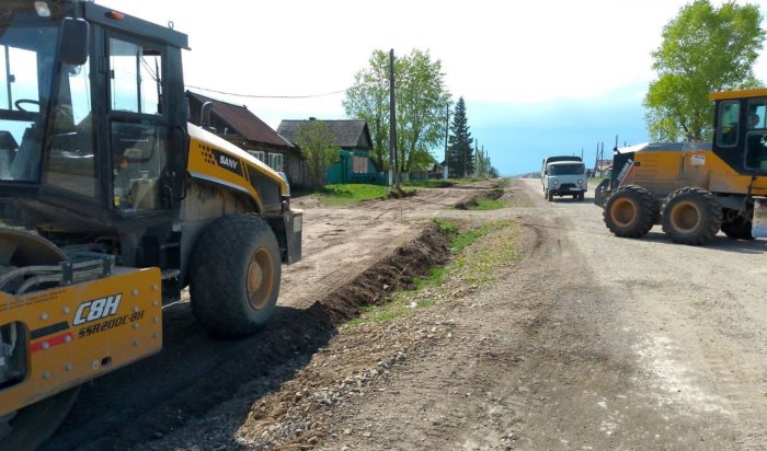 В Приангарье ремонтируют дороги, ведущие к небольшим населенным пунктам