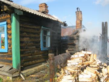 За выходные иркутские пожарные сумели спасти жилой дом, но не уберегли несколько тонн сена