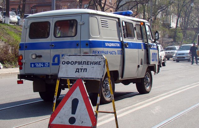 Пьяный водитель сбил двух пешеходов и попытался скрыться с места ДТП в Иркутске