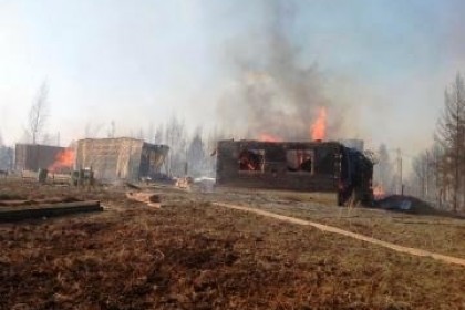 В Иркутском районе уборка на дачном участке привела к сильному пожар