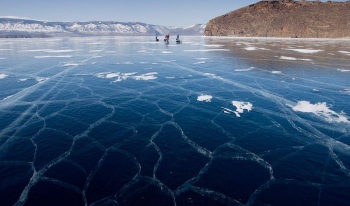 На Байкале лед стал сходить раньше на две недели