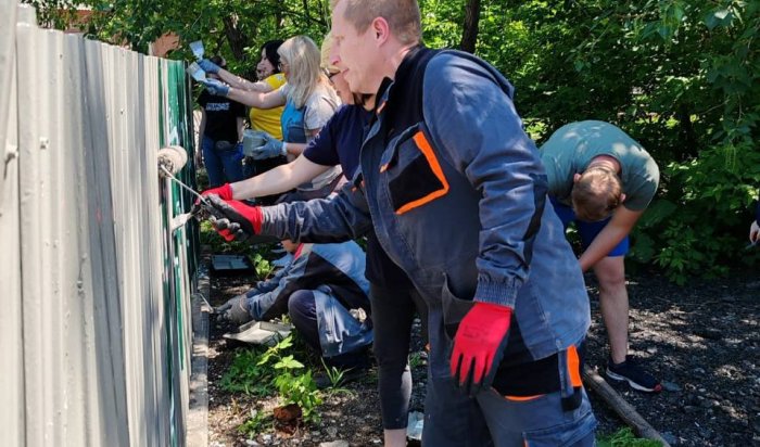 В Иркутске привели в порядок ограждения на 14 улицах в рамках акции «Заборник»