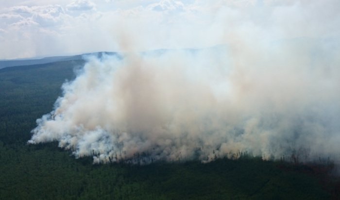 В Иркутской области продолжается тушение 10 лесных пожаров