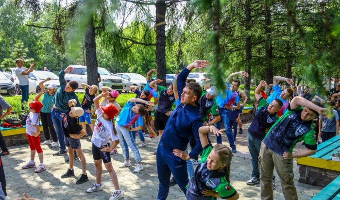 В Октябрьском округе Иркутска прошла флешмоб-зарядка