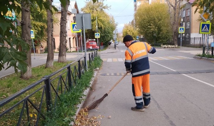 Во всех районах Иркутска ведется круглосуточная уборка улиц