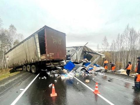 Три грузовика столкнулись в Нижнеудинском районе