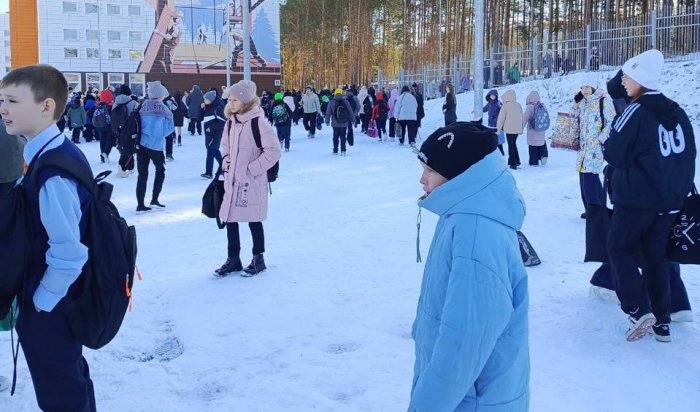 Саянские школы перевели на дистант из-за угроз минирования