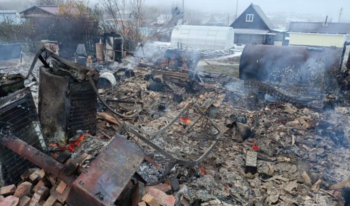 Двое мужчин погибли на пожарах в Братске за сутки