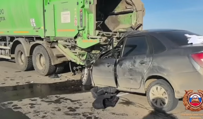 В Иркутском районе мужчина погиб, врезавшись в грузовик (Видео)