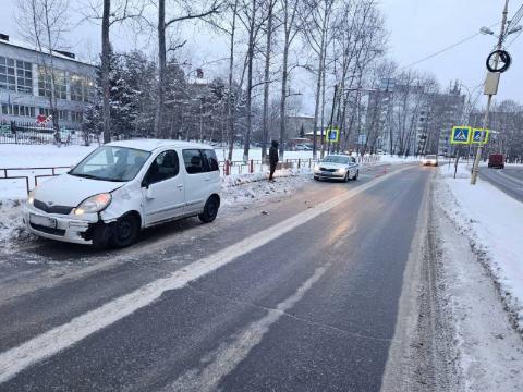 В Шелехове на пешеходном переходе сбили школьницу