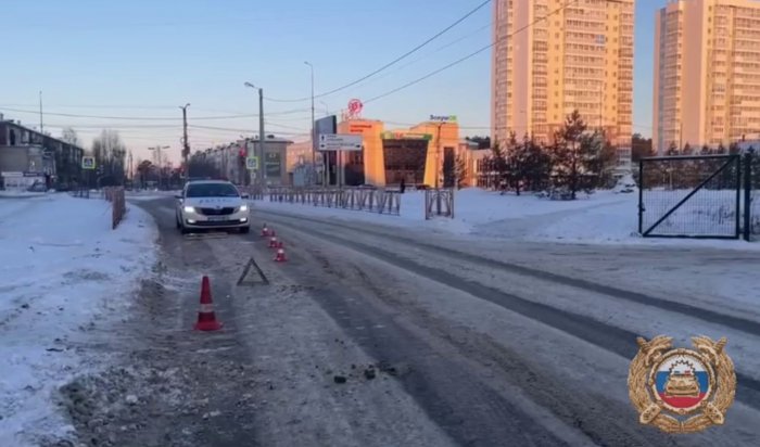 Мальчик попал в больницу из-за наезда автомобиля в Ангарске (Видео)