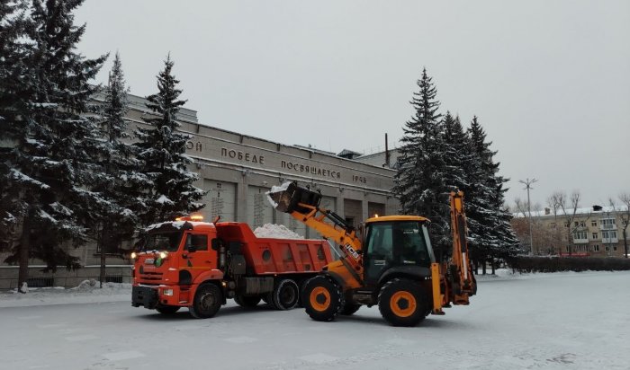 В Иркутске ведется круглосуточная уборка дорог