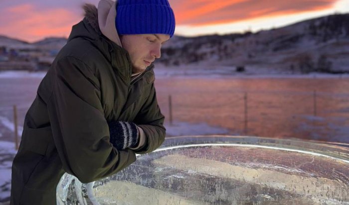 На льду Байкала открылся ресторан