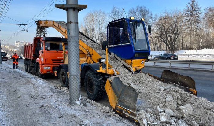 2,5 тысячи тонн снега вывезли с улиц Иркутска за выходные