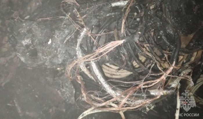 На бульваре Рябикова в Иркутске произошел пожар