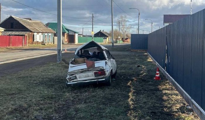В Иркутском районе несовершеннолетний водитель «Жигулей» врезался в столб и скрылся с места происшествия (Видео)