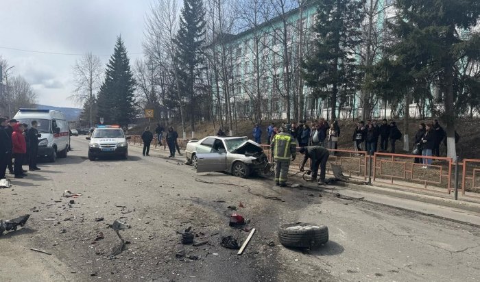 Мужчина погиб в массовой аварии в Бодайбо